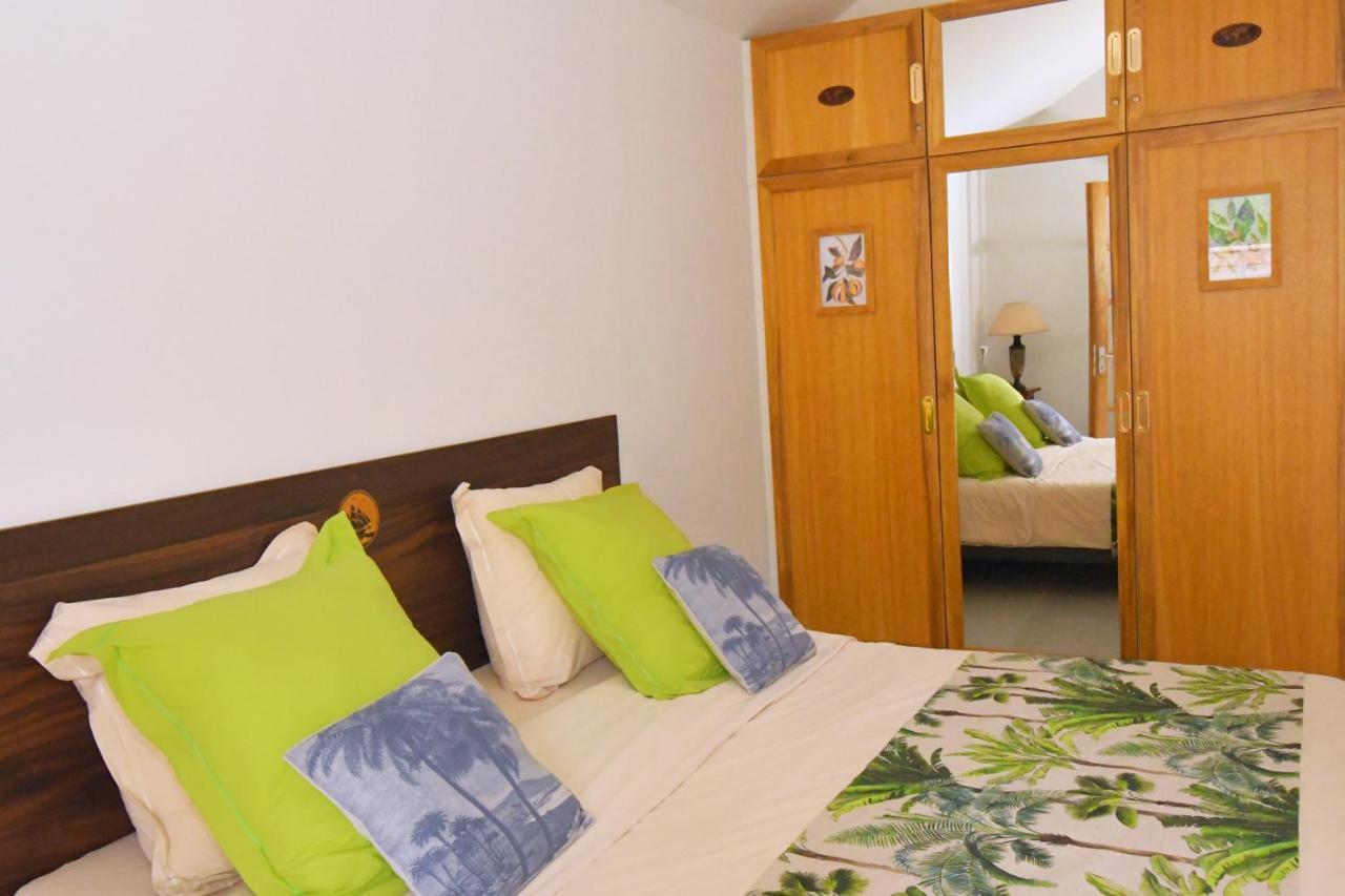 Le Jacaranda Du Guillaume Bed & Breakfast Le Guillaume Dış mekan fotoğraf